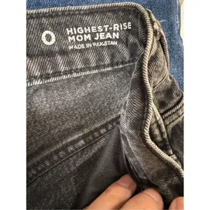 Arizona jeans Company HIGHEST-RISE MOM JEANS size 0 thumbnail 4