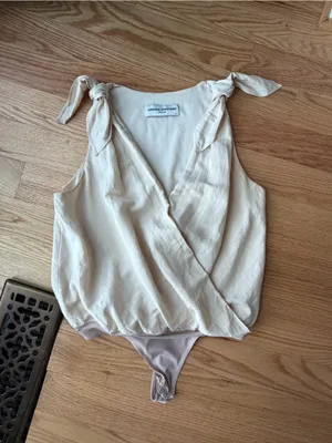 Amanda Uprichard Cream Wrap Bodysuit Shoulder Tie Top M thumbnail 2
