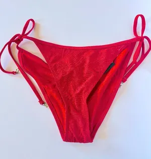 NWT Wild Fable Shiny Star Charm Side Tie String Bikini Bottom Red Small 4-6 thumbnail 1