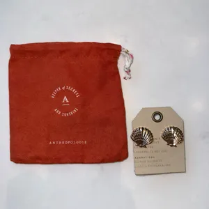 NWT $38 Anthropologie x BaubleBar Marina Gold Seashell Earrings .75” Length thumbnail 7