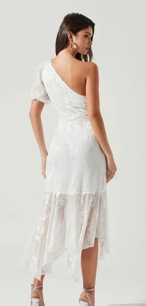 ASTR the Label Revolve Santorini White Lace Bridal Dress thumbnail 4