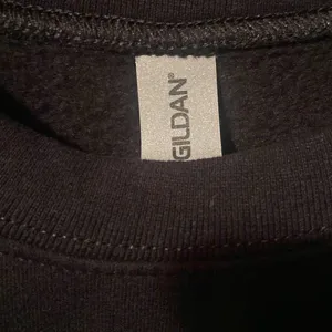 Gildan It’s me hi I’m the problem women’s sweatshirt size s/p thumbnail 3