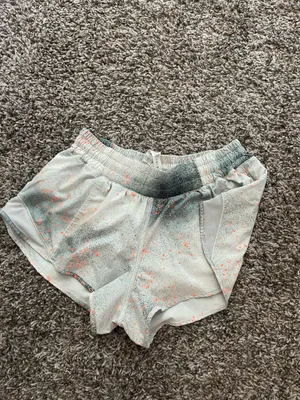 Lululemon LR Hotty Hot Shorts 2.5" Reflective thumbnail 4