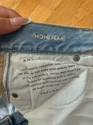 American Eagle Mom Jeans Ripped thumbnail 7