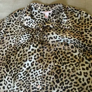 Victoria's Secret LS Cheetah Printed Pajama Button Down thumbnail 2