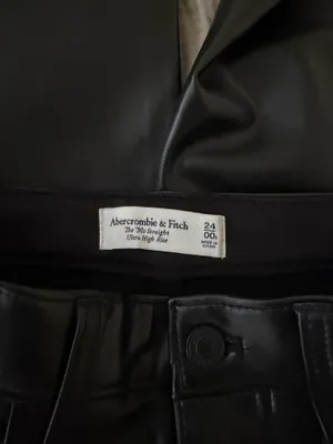 Abercrombie 90s Straight Ultra High-Rise Leather Pants thumbnail 3