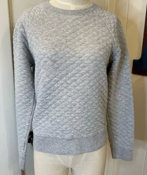 Smith & Rogue Quilted Crewneck Sweatshirt in Light Gray Size S thumbnail 1