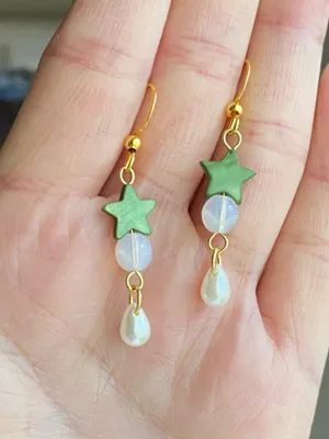 Handmade fairy whimsy star & teardrop dangle earrings💚🌟 thumbnail 7
