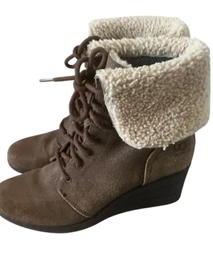 Ugg Zea brown suede waterproof shearling lined lace-up wedge boots size 9 thumbnail 1