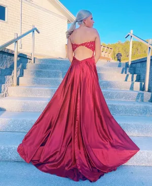 Sherri Hill Prom Dress thumbnail 1