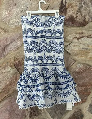 Commense Ripple Strapless Tiered Hem With Scalloped Detailing Dress size L thumbnail 3