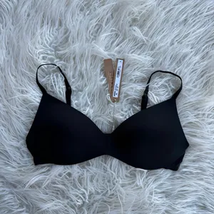 Skims Wireless Form Pushup Plunge Bra Onyx Size 36B thumbnail 2