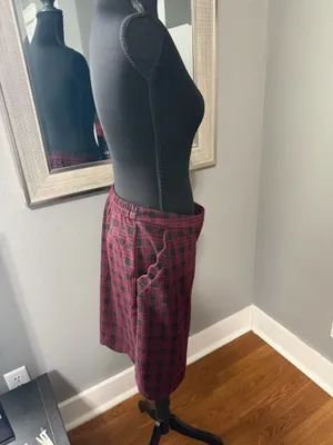 Skies Are Blue Berenice Scallop Hem Old Money Academia Skirt burgundy & black plaid large. thumbnail 6