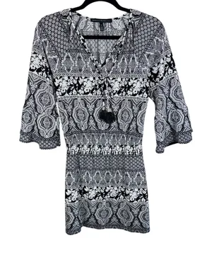 White House Black Market Black White V-Neck 3/4‎ Bell Sleeve Mini Dress Size 4P thumbnail 1