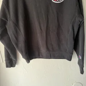 Champion Reverse Weave‎ Vintage Black Crewneck Sweatshirt Women's Medium C Logo thumbnail 5