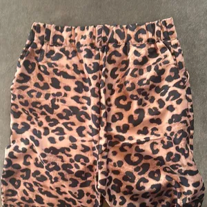 Women’s Lightweight Leopard Print 2 Piece Pant Suit Set Size M NEW thumbnail 14