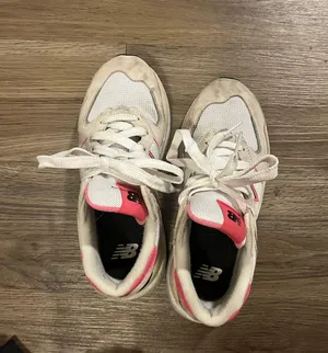 New Balance pink sneakers thumbnail 2