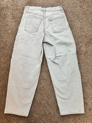 Old Navy High-Rise Barrel Leg Jean thumbnail 2