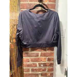 Banana Republic Long Sleeve Cropped Athletic Top Quick Dry Gray XL thumbnail 2
