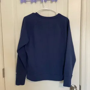 EUC | Champion women’s navy blue‎ logo crewneck — small thumbnail 6