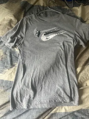 Grey Nike T shirt thumbnail 1