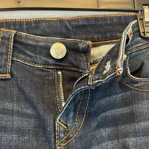 TRUE RELIGION Women’s Jeans Size 27 Blue Halle‎ Mid Rise Capri Distressed Skinny thumbnail 16