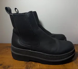 Levi's Abigail Neo Chelsea Boots (Women's Size 6.5) thumbnail 1
