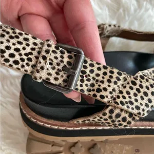 Madewell The Aubrey sandal in spotted calf hair thumbnail 6