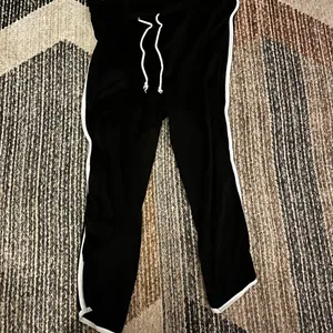 Black Capri Sweatpants Size 2X thumbnail 1