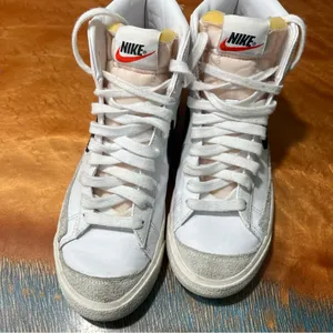 Nike Blazer Mid ‘77 Vintage White Black Sneakers basketball foam tongue 7.5 thumbnail 10
