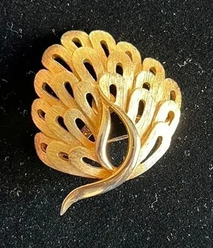 Vintage JJ Jonette abstract peacock gold tone metal brooch lucky charm thumbnail 1