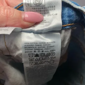 Levi's Premium 501 Light Wash Button Fly Distressed Jeans Women's size 25 thumbnail 15