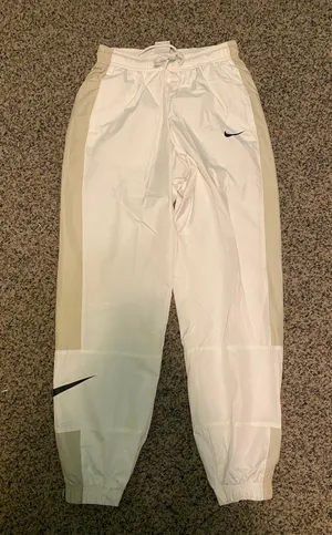 Nike Cargo Joggers thumbnail 1