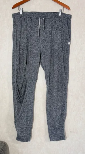 Vuori Women’s Performance Jogger Pants Pull On in Charcoal Heather XL thumbnail 1