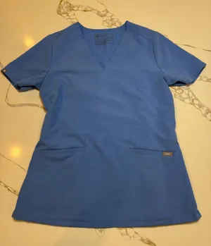 Figs Casma Three-Pocket Scrub Top thumbnail 1