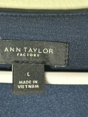Ann Taylor Factory Navy Blue V-Neck Tunic Top Size L 3/4 Sleeve thumbnail 4