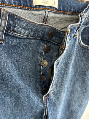 Abercrombie & Fitch The Mom High Rise Jeans thumbnail 7