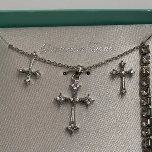 Swarovski Crystal Cross Necklace & Earrings Gift Set Silver Tone NIB thumbnail 3