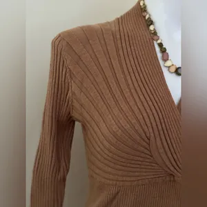 INC Warm Toffee V-Neck Crossover Ribbing & Subtle Pull Over Sweater Sz M thumbnail 6