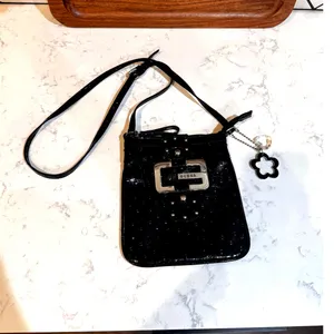 GUESS crossbody black purse silver "G" logo buckle matching flower charm VTG thumbnail 2