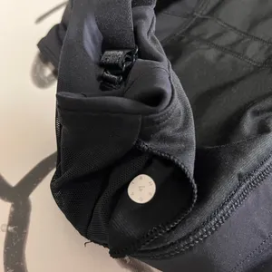 LULULEMON Both Ways Black Sports Bra Women’s Sz 4 Excellent Condition thumbnail 5