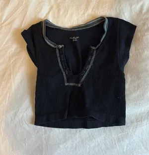 Urban Outfitters Top thumbnail 1