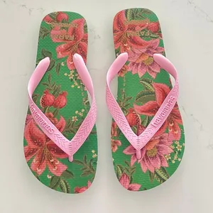 HAVIANAS X FARM RIO Thong Sandals in Green Size 9/10 thumbnail 3
