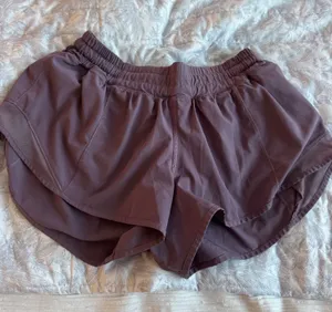 Lululemon Hotty Hot 2.5" Low-Rise Shorts thumbnail 1