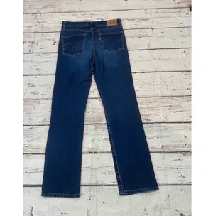 Levi's 314 Shaping Straight Leg Jeans thumbnail 2