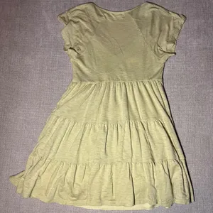 Whimsical Green Tiered‎ Ruffle V Neck Short Sleeve Boho T Shirt Mini Dress XS thumbnail 2