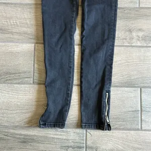 Zara jeans thumbnail 3