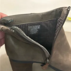 Rockport! Elegant Taupe Ankle Booties 7 1/2–great shape/clean thumbnail 6
