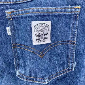 Vintage Women’s Levi’s Jeans Size 16 thumbnail 3