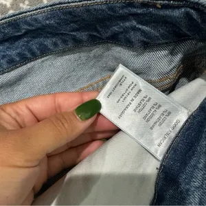 Good American The Weekender Indigo Wash Raw Hem Jean Size 18 Minimalist Casual‎ thumbnail 5